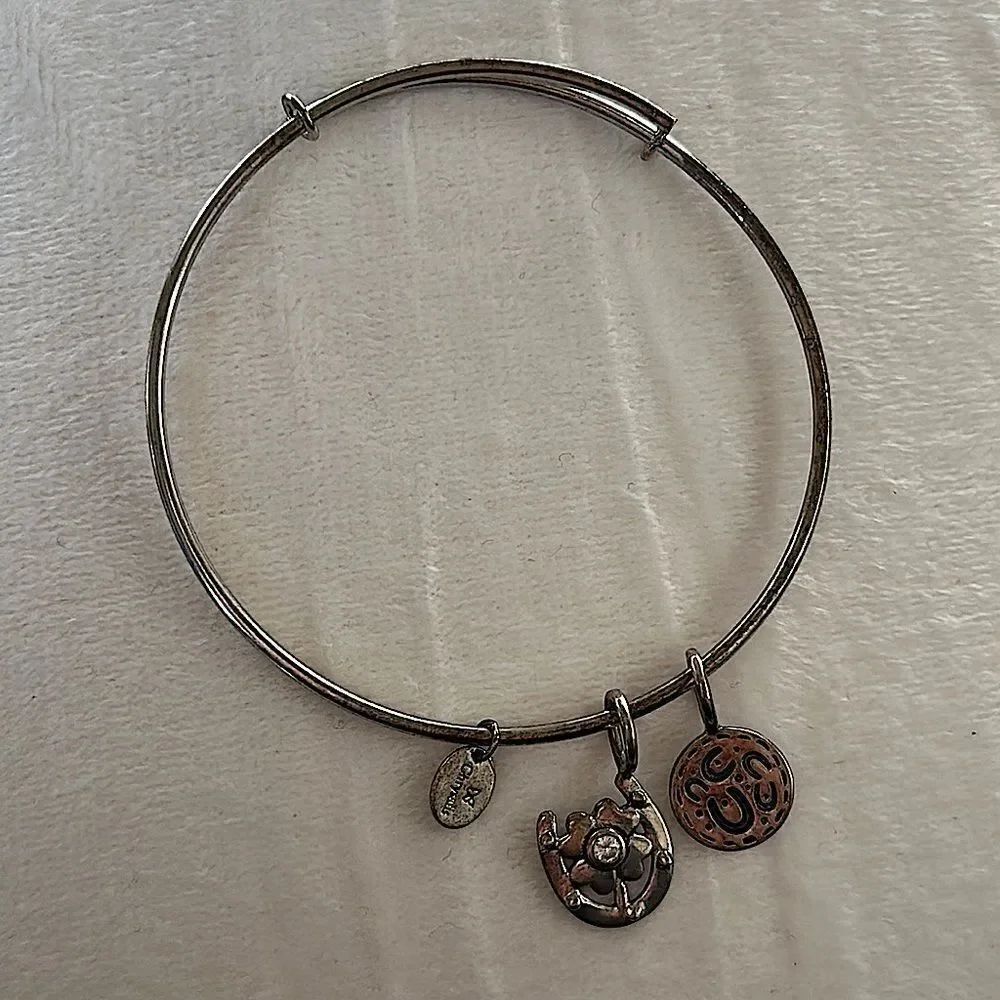 Chrysalis Vintage Adjustable Bracelets Lucky Horseshoe And Flower Bracelet!